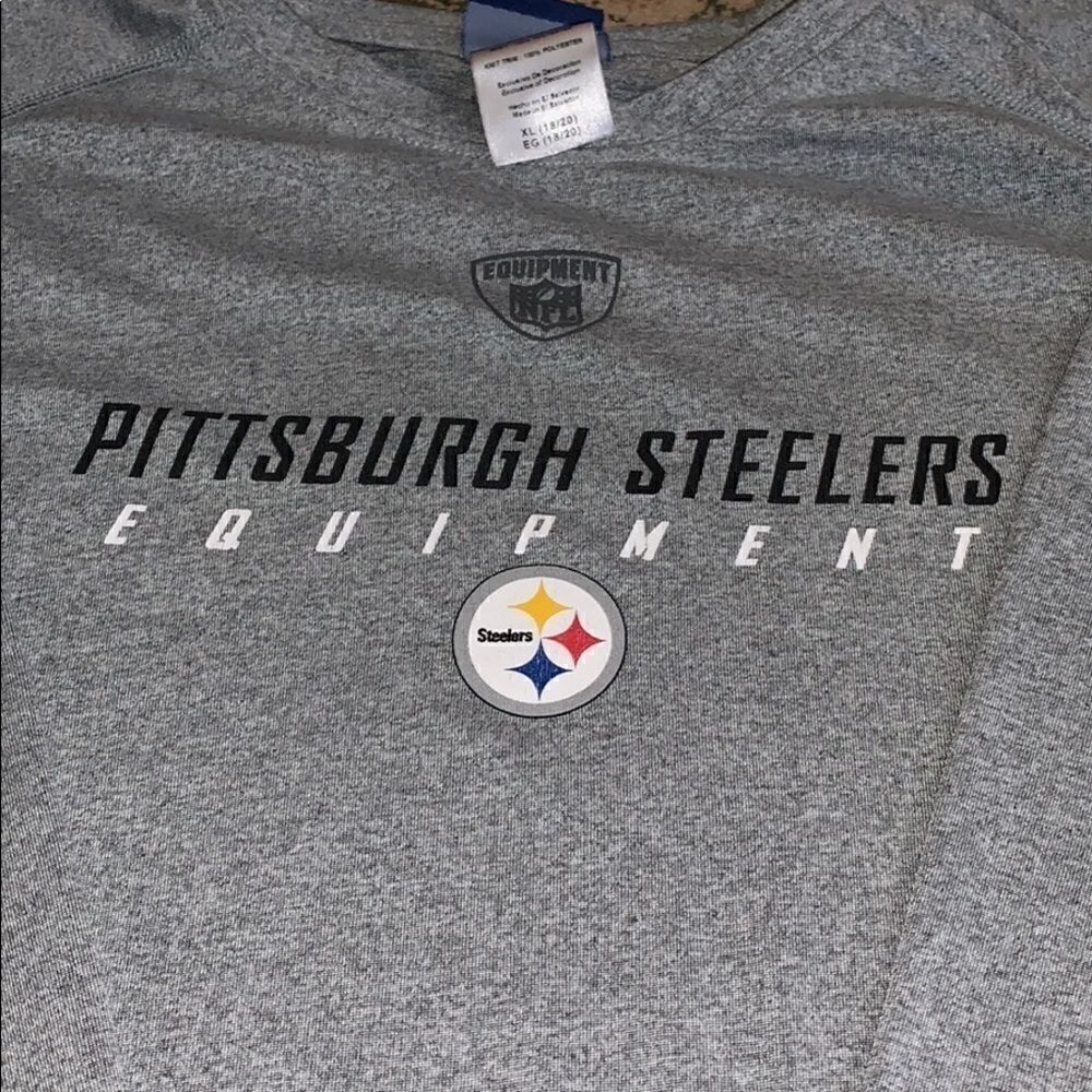 NFL Reebok shirt size xl boys/girls size 18-20